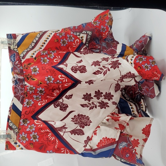Latiste Shorts Ruffled Hem High Waisted Red/Bugundy Flower Pattern Size S - Picture 5 of 10